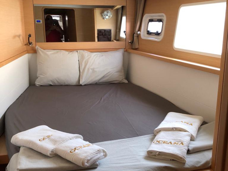 Lagoon 450 Flybridge — photo 9