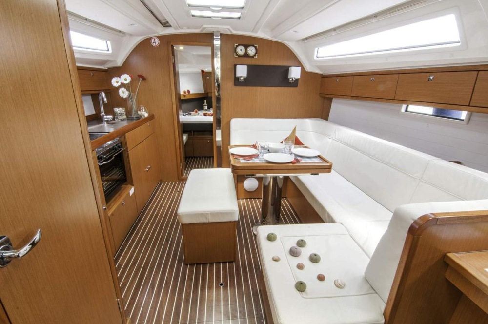 Bavaria Cruiser 41 — photo 24