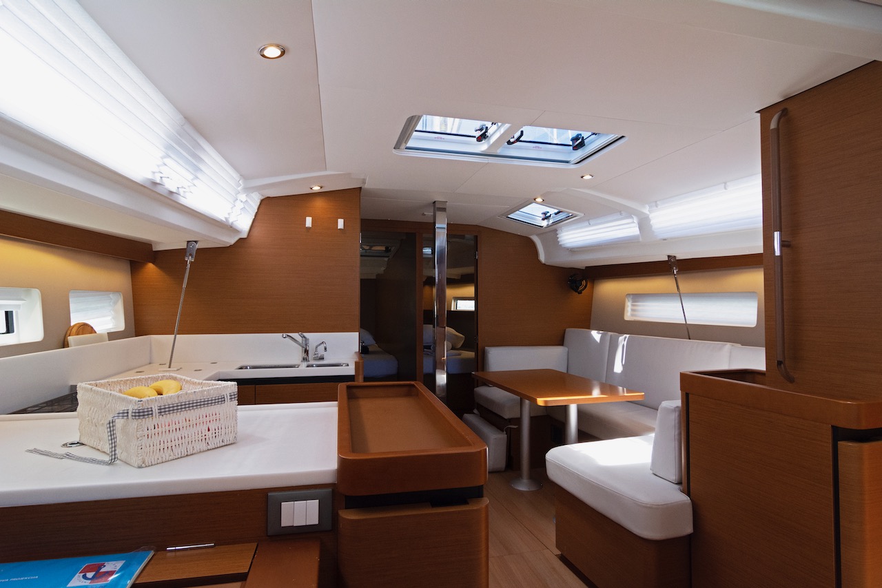 Sun Odyssey 440 — photo 7