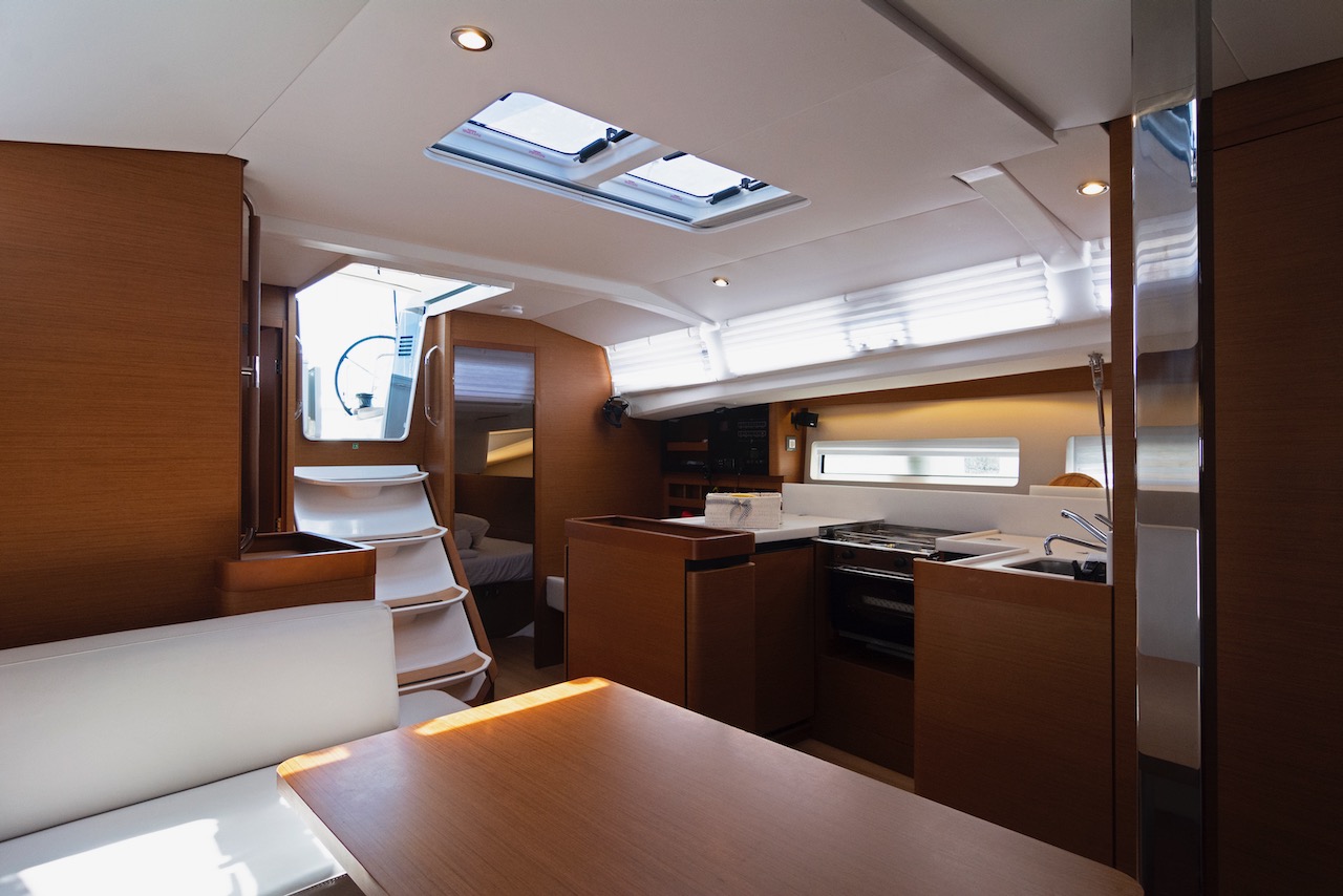 Sun Odyssey 440 — photo 6