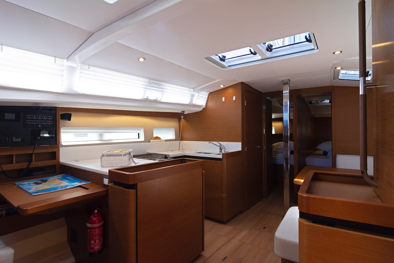 Sun Odyssey 440 — photo 12