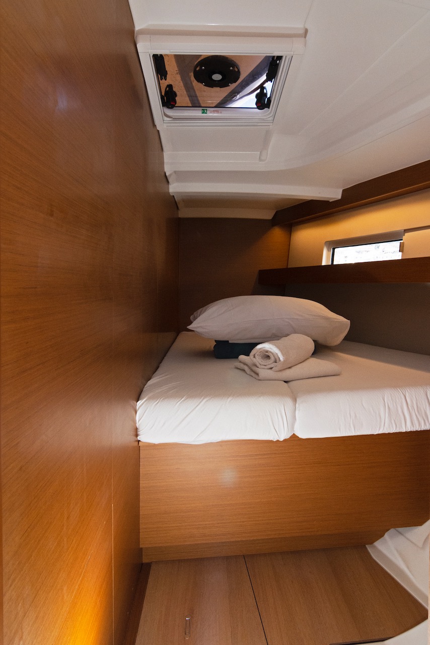 Sun Odyssey 440 — photo 8