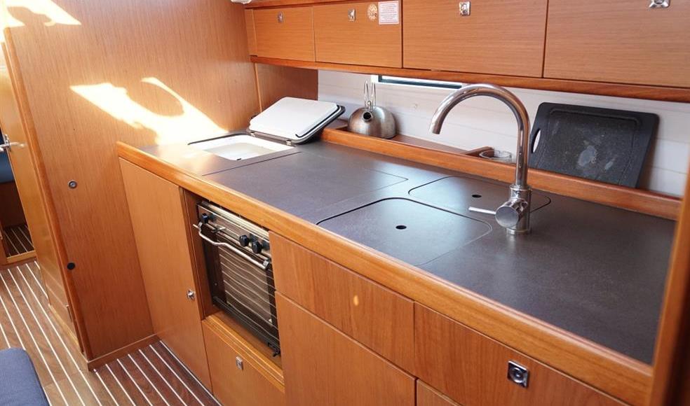 Bavaria Cruiser 41 — photo 13