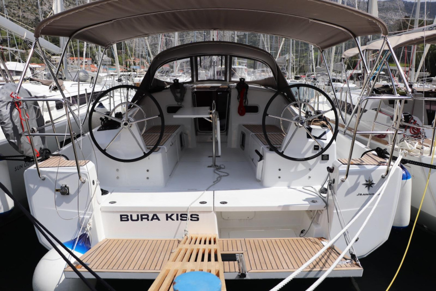 Sun Odyssey 380 — photo 4