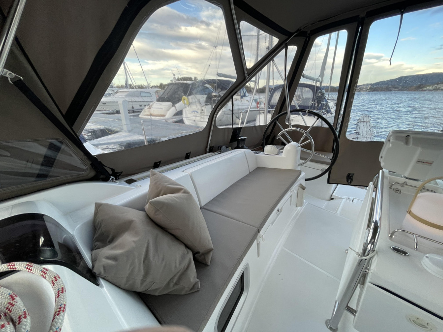 Sun Odyssey 439 — photo 9