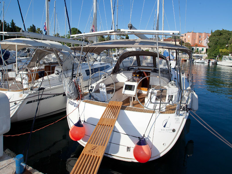 Bavaria Cruiser 37 — photo 14