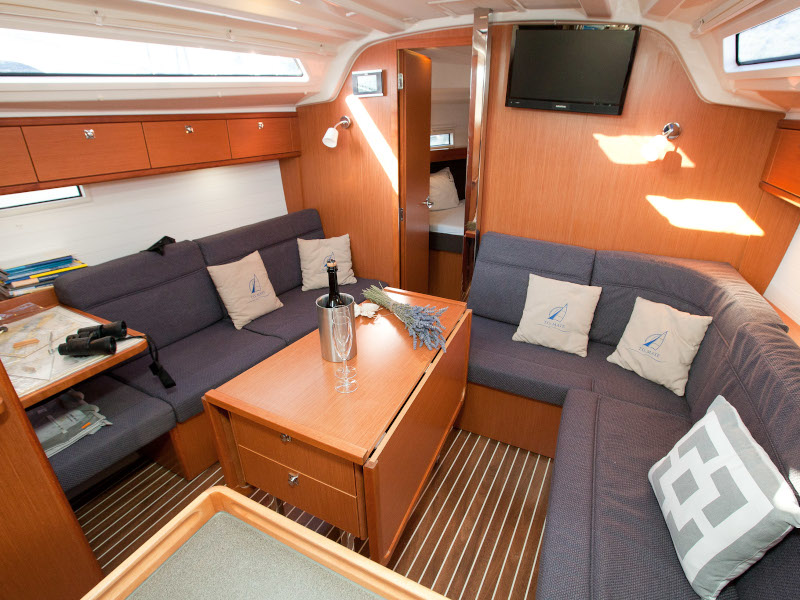 Bavaria Cruiser 37 — photo 5