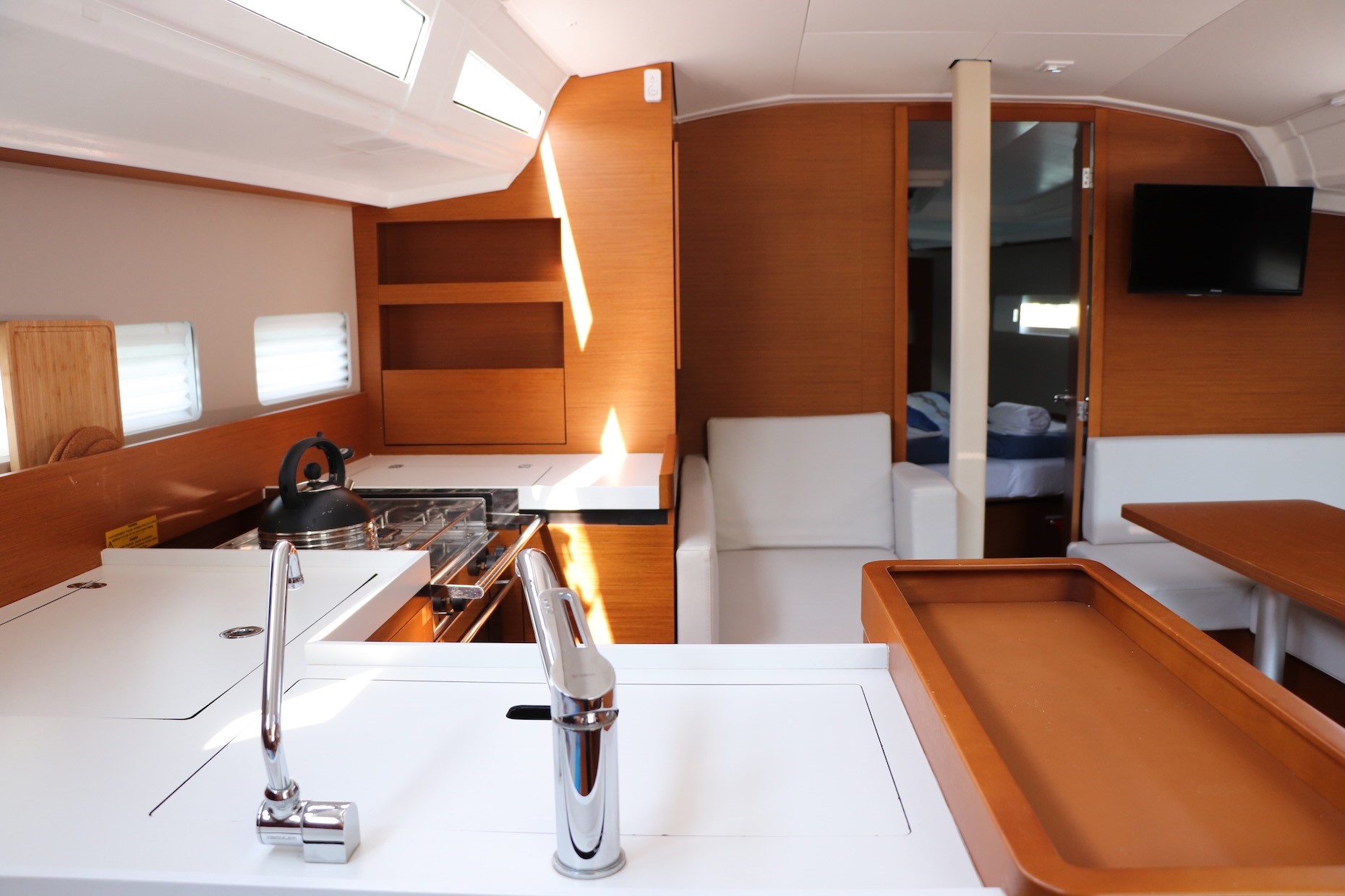 Sun Odyssey 410 — photo 8