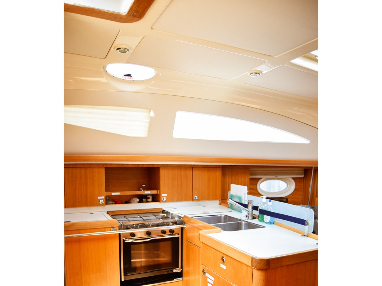 Bavaria 46 — photo 6