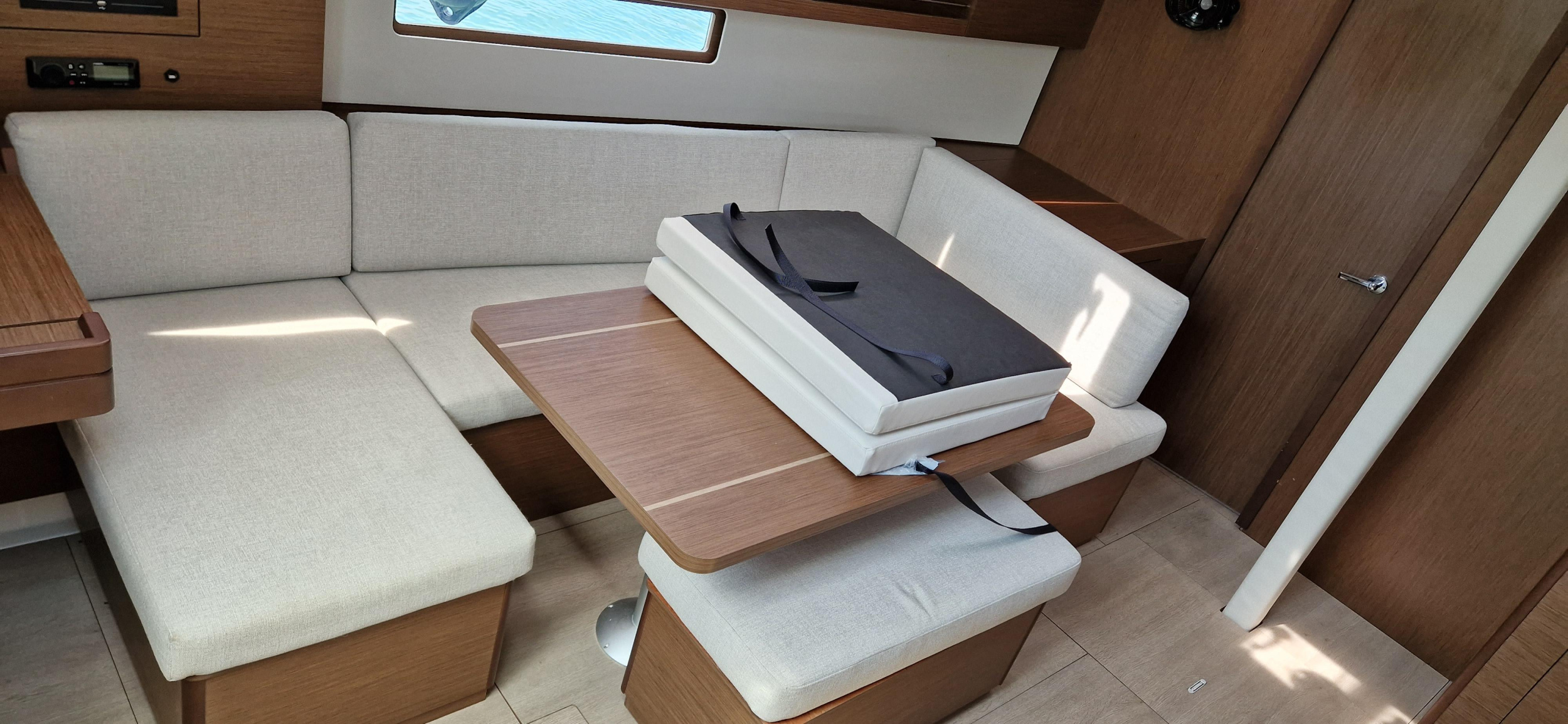 Oceanis 40.1 — photo 7