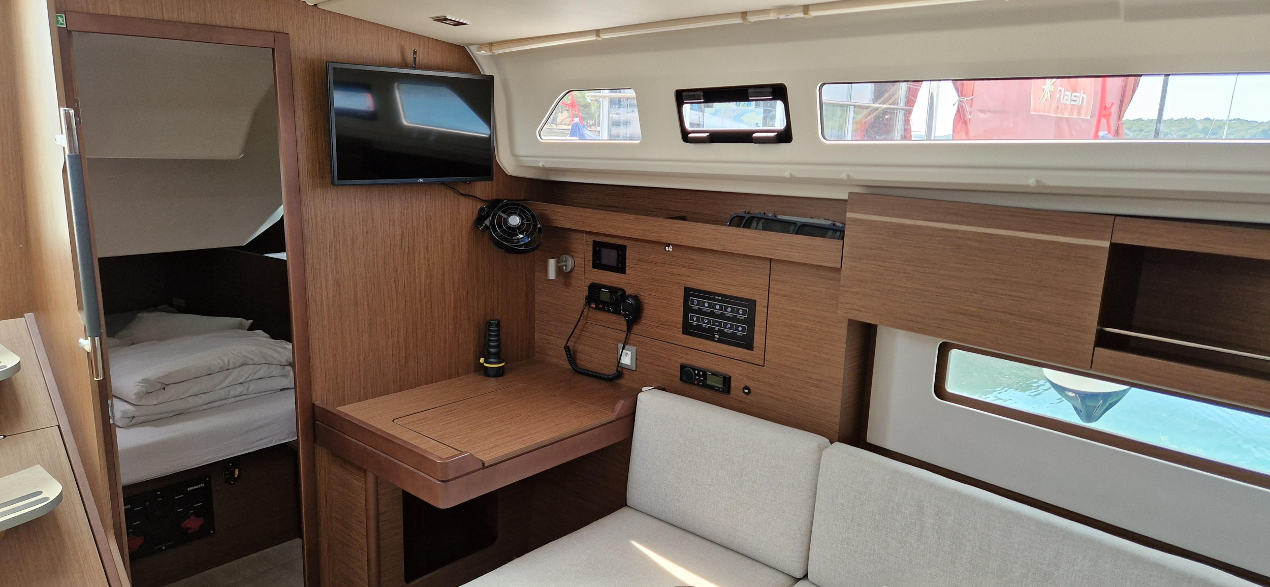 Oceanis 40.1 — photo 17
