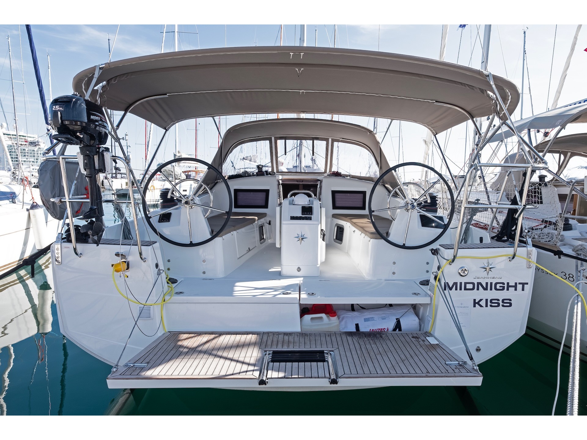 Sun Odyssey 410 — photo 1