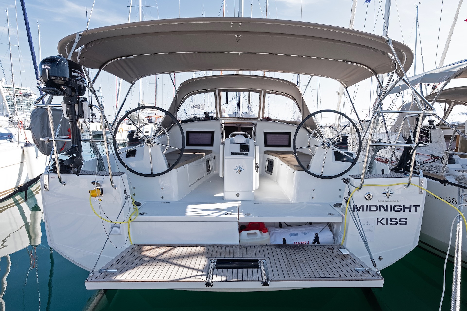 Sun Odyssey 410 — photo 2