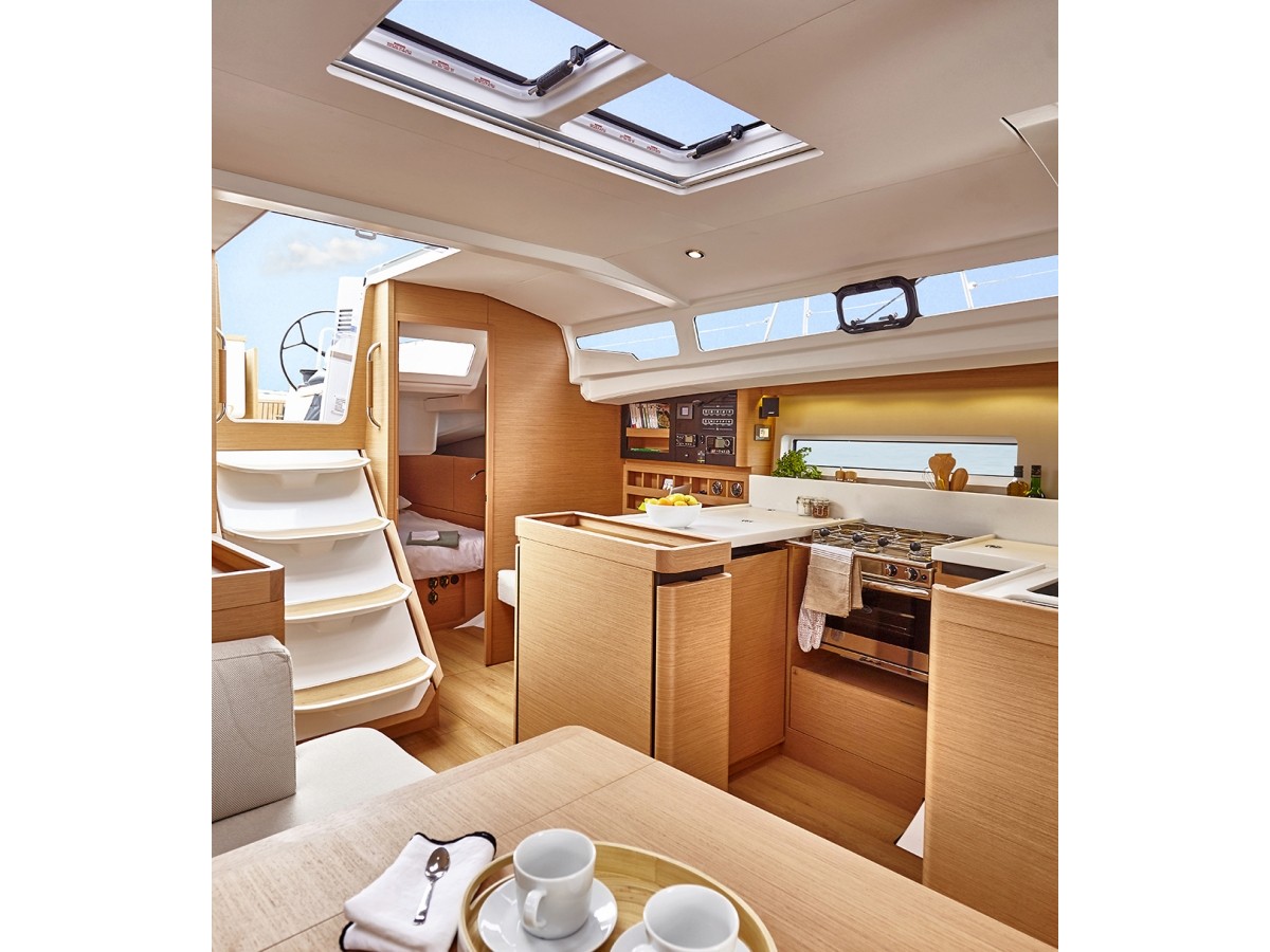 Sun Odyssey 440 — photo 2