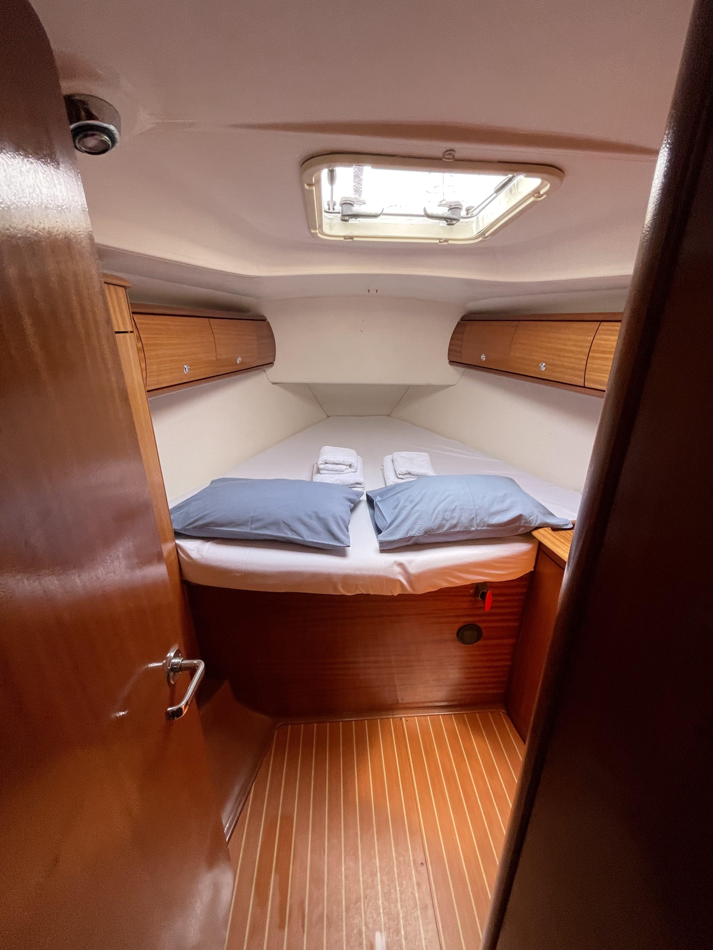 Bavaria 44 — photo 13