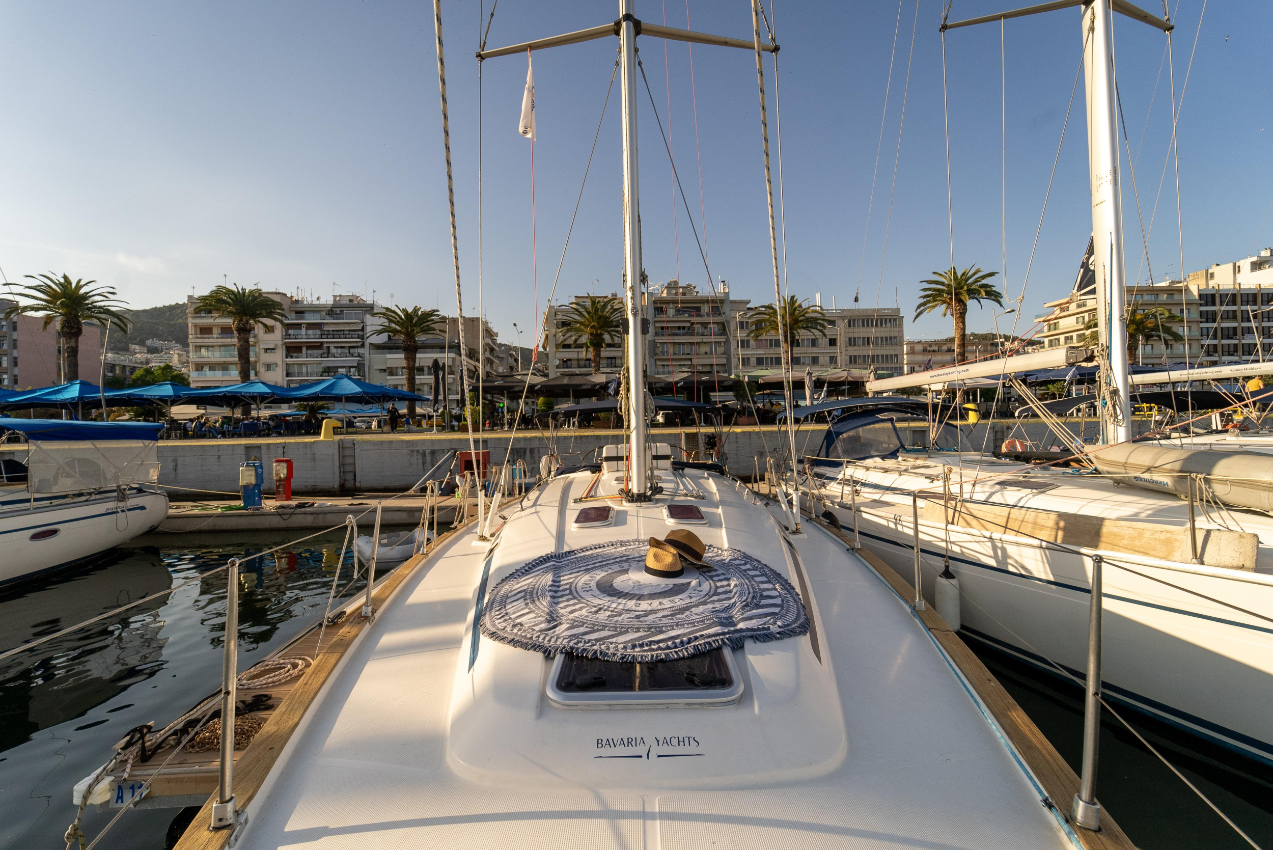 Bavaria 44 — photo 7