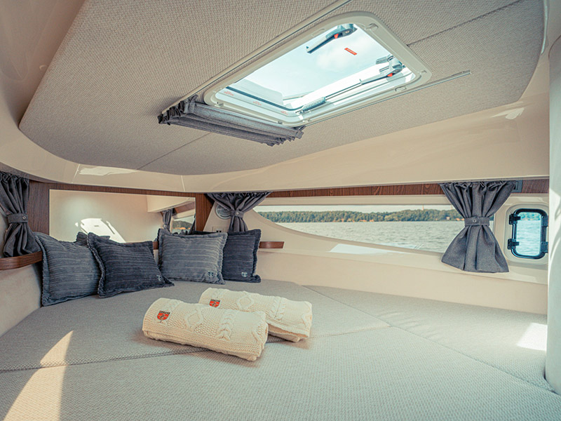 Marex 330 SCA — photo 15
