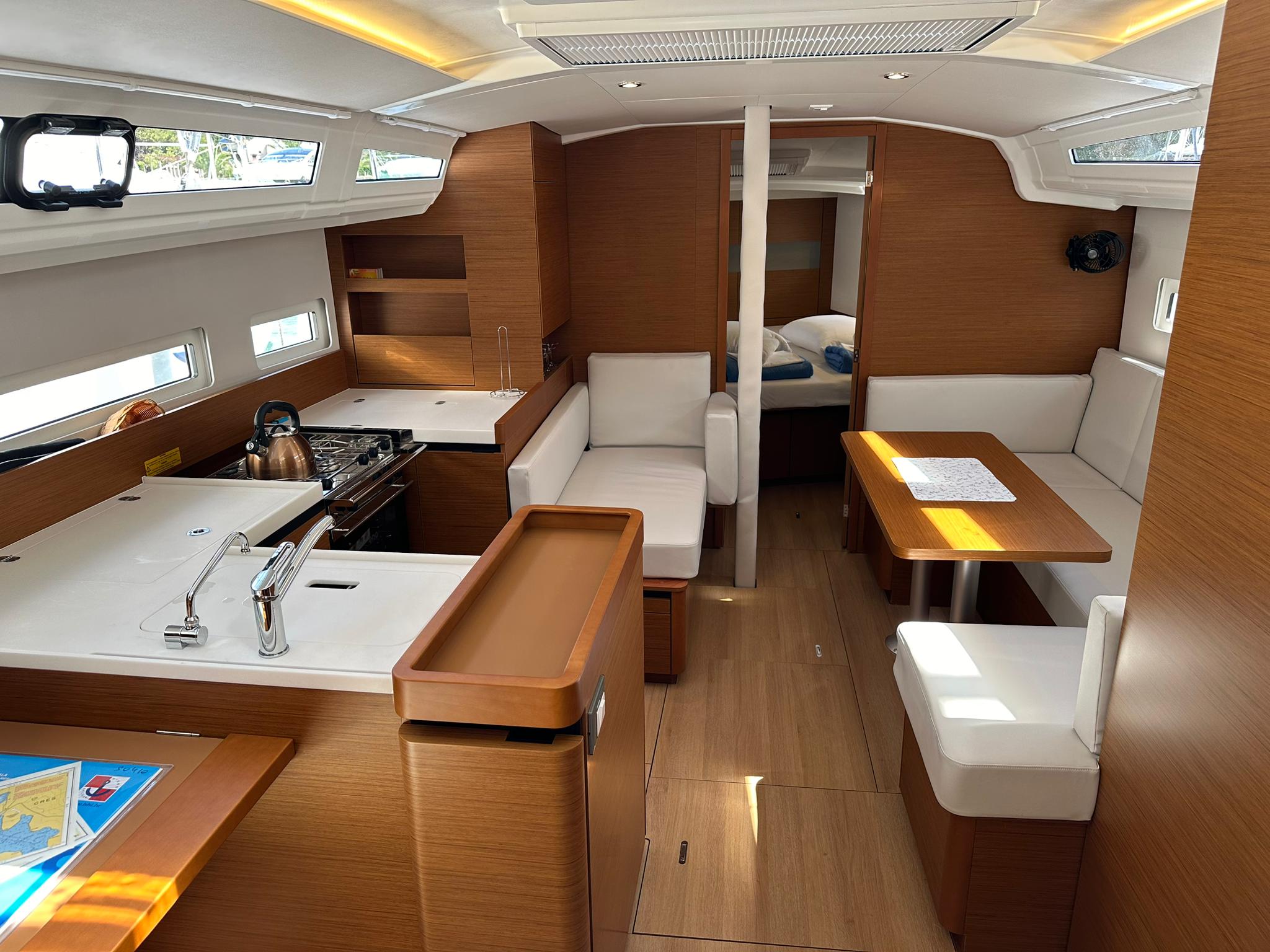 Sun Odyssey 410 — photo 11