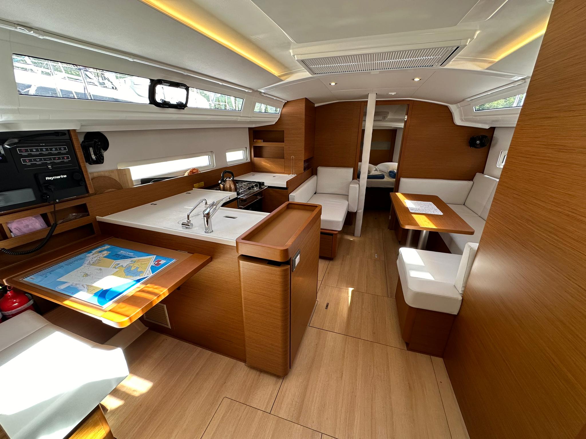 Sun Odyssey 410 — photo 12