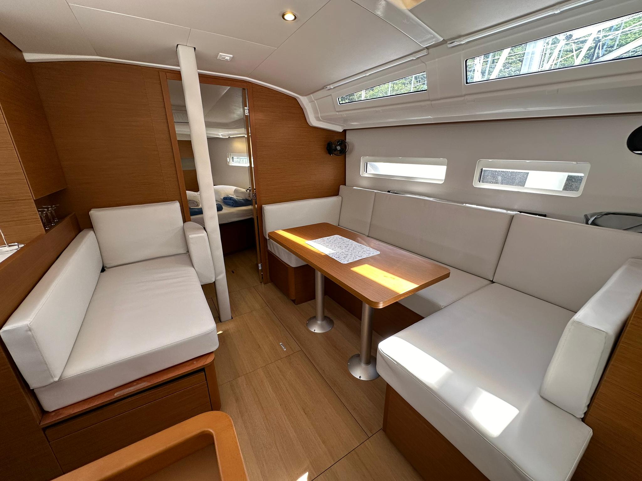 Sun Odyssey 410 — photo 4