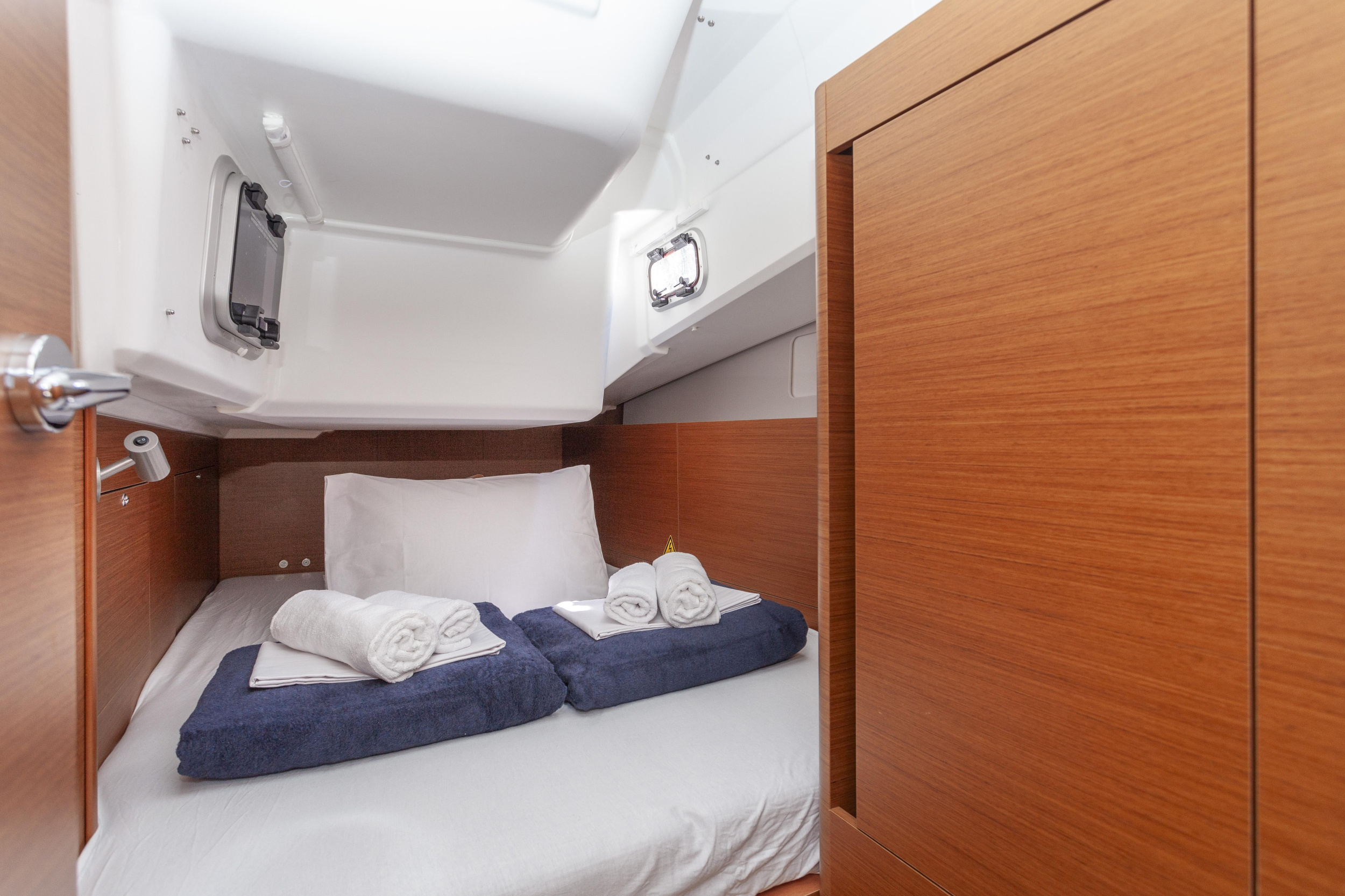 Sun Odyssey 410 — photo 25