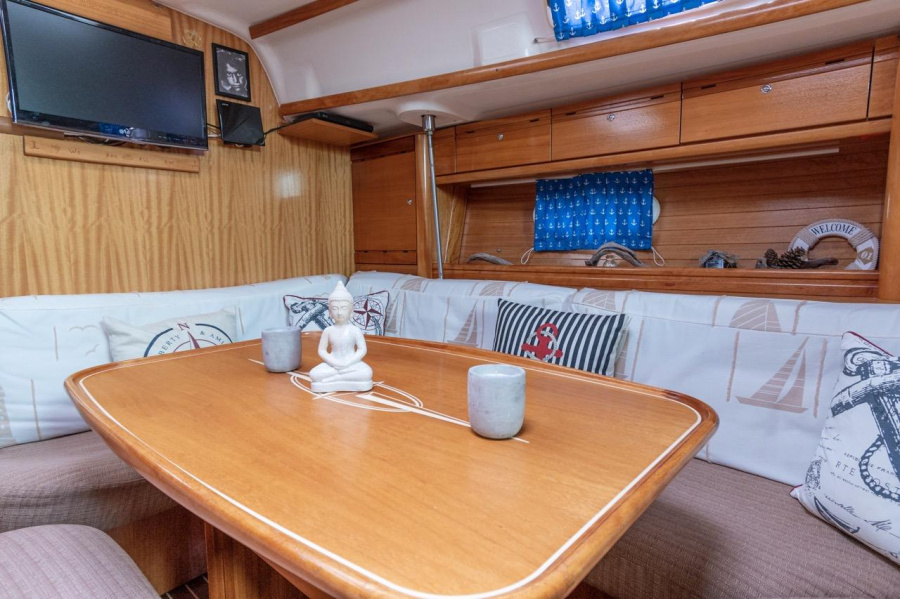 Bavaria 40 Cruiser — photo 9