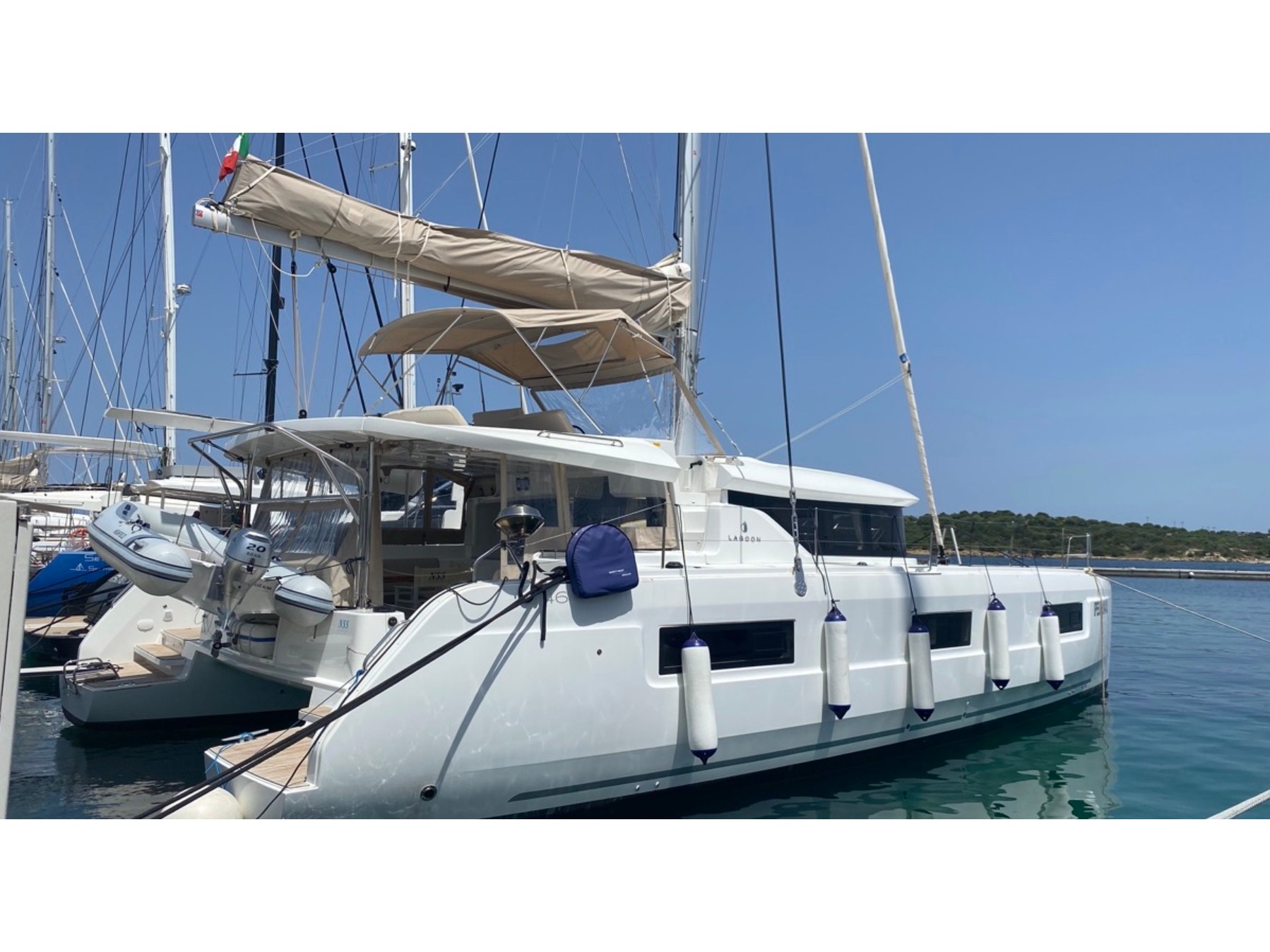 Lagoon 46 — photo 1