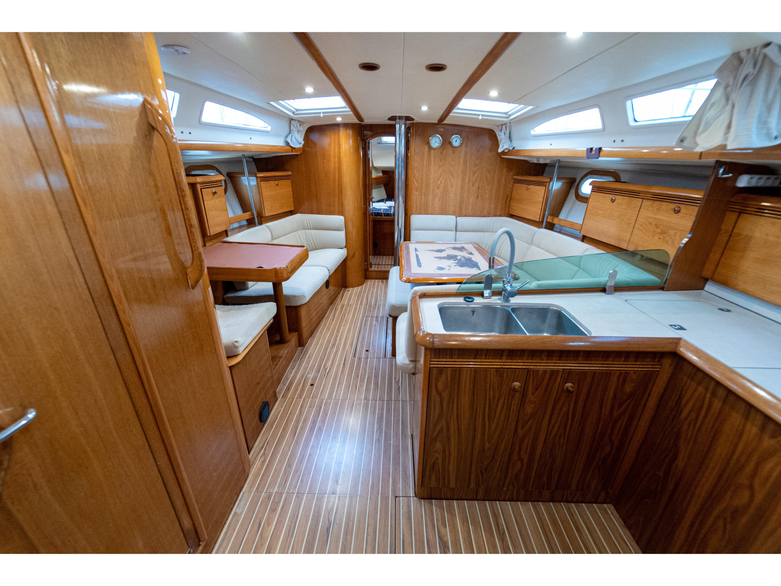 Sun Odyssey 43 — photo 6