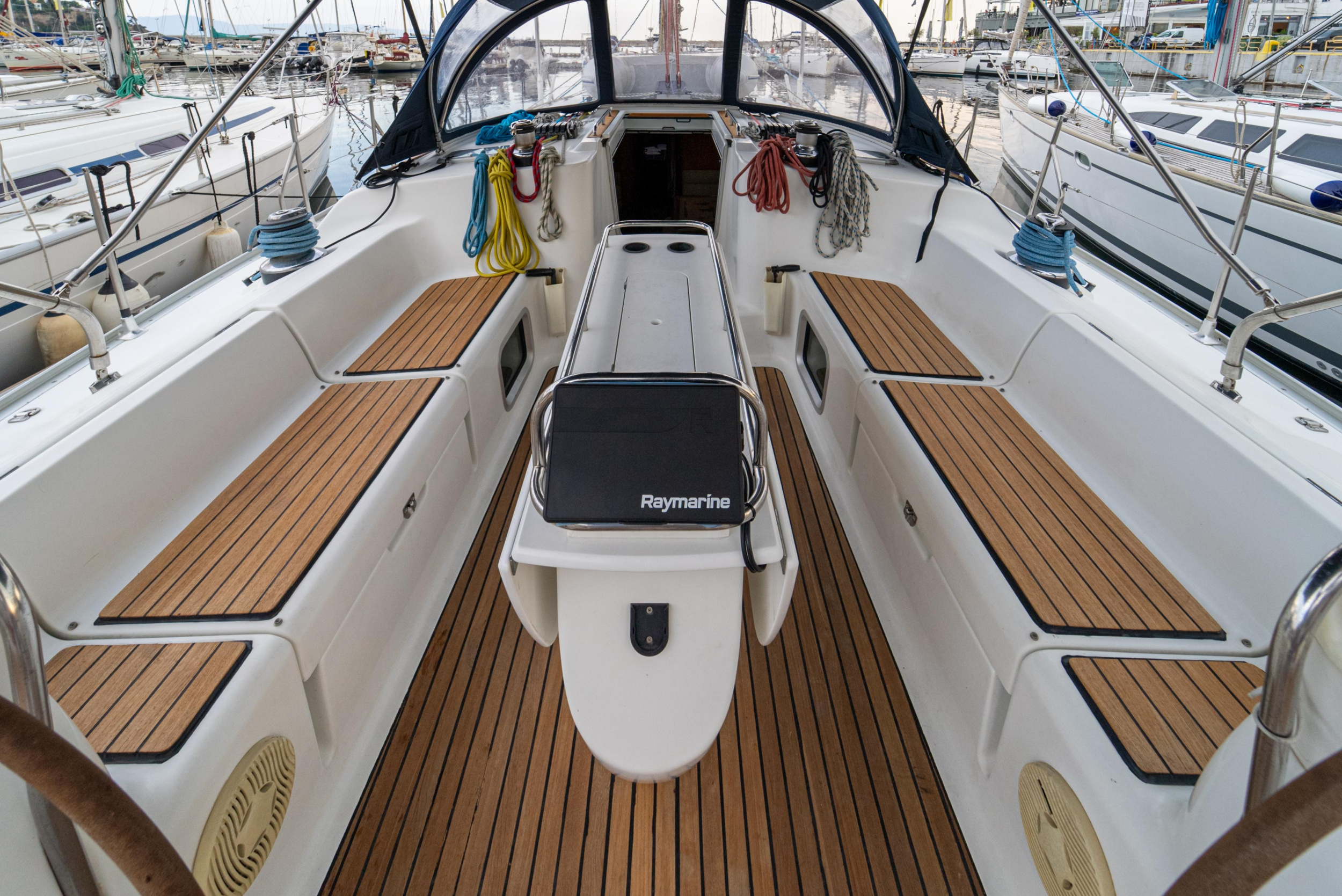 Sun Odyssey 43 — photo 24