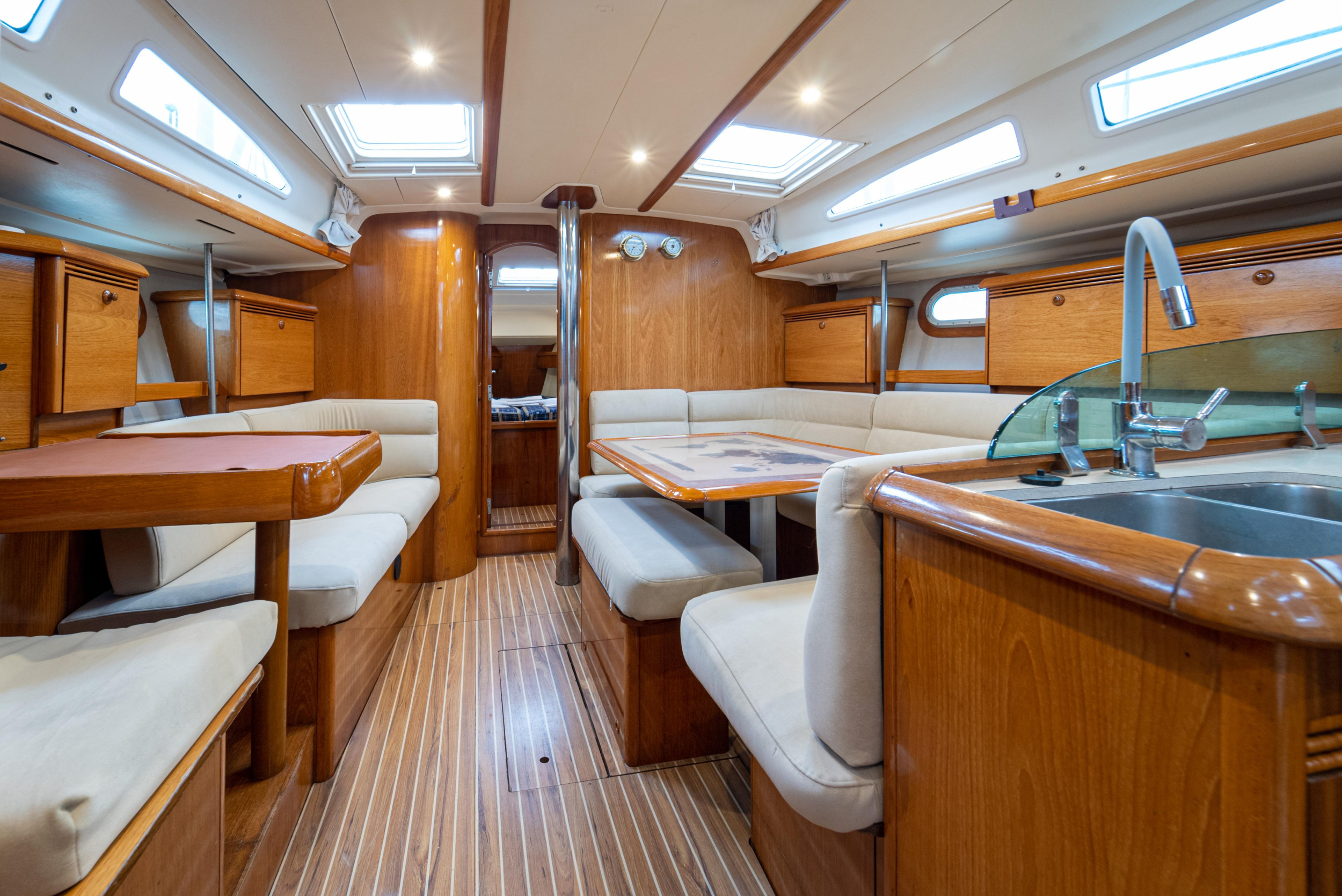 Sun Odyssey 43 — photo 9
