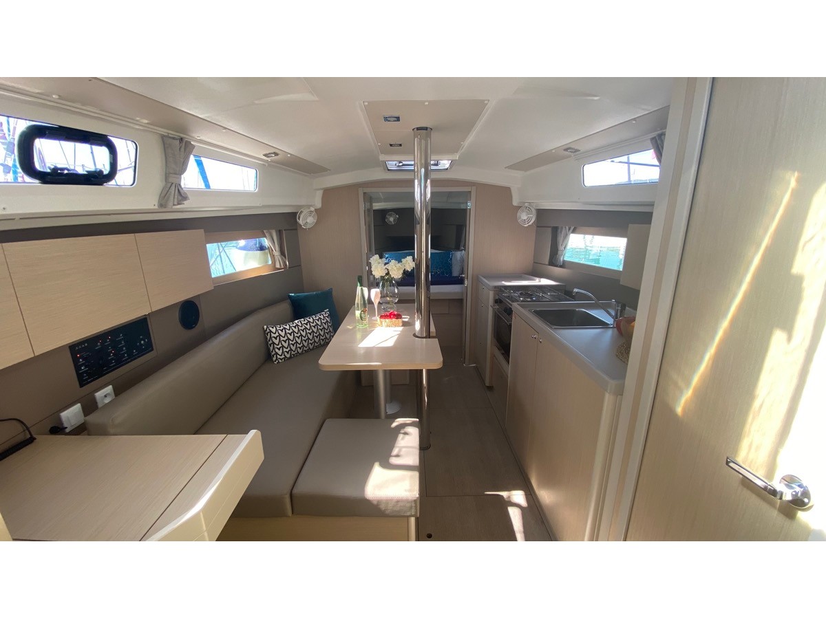 Oceanis 35.1 — photo 4