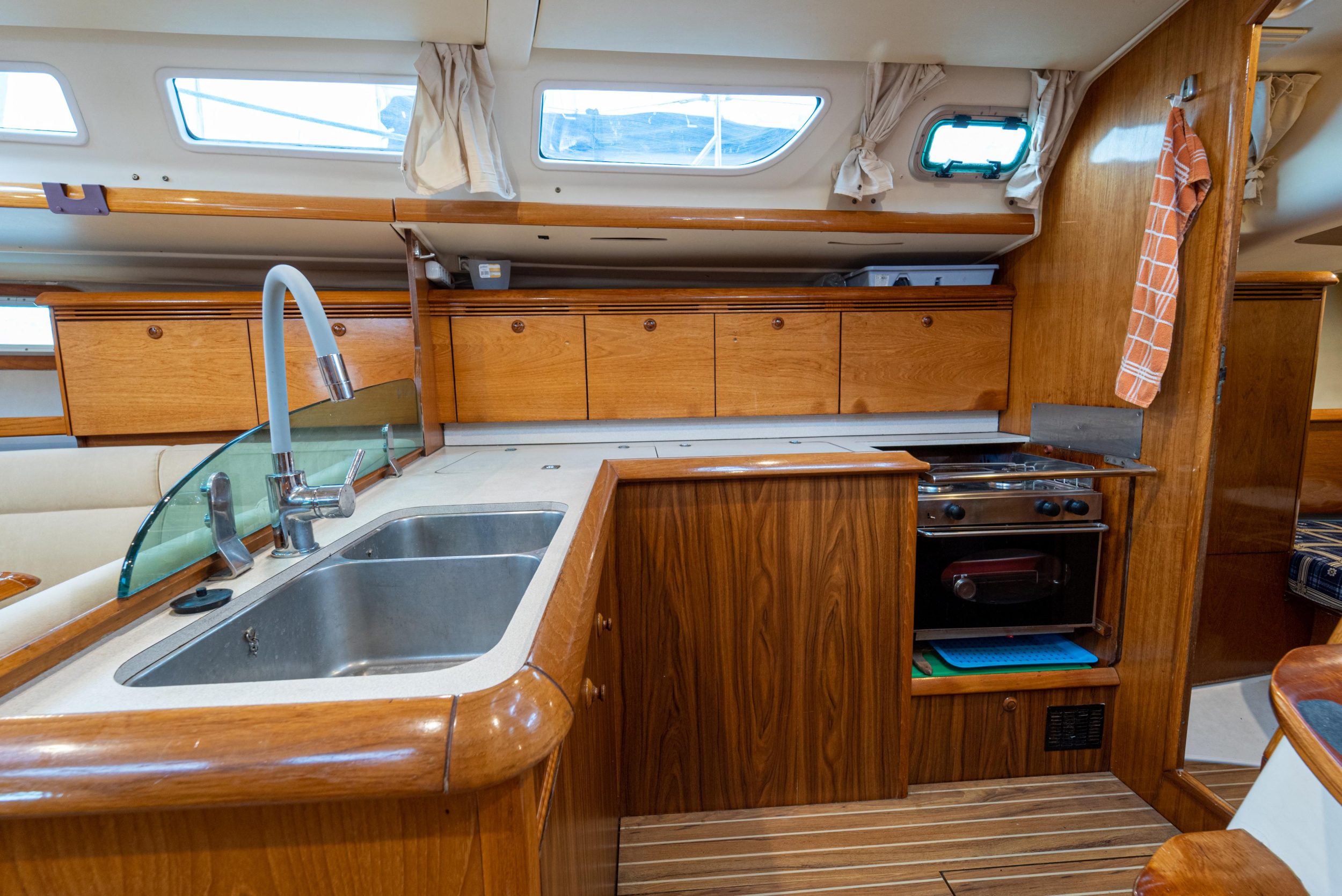 Sun Odyssey 43 — photo 19