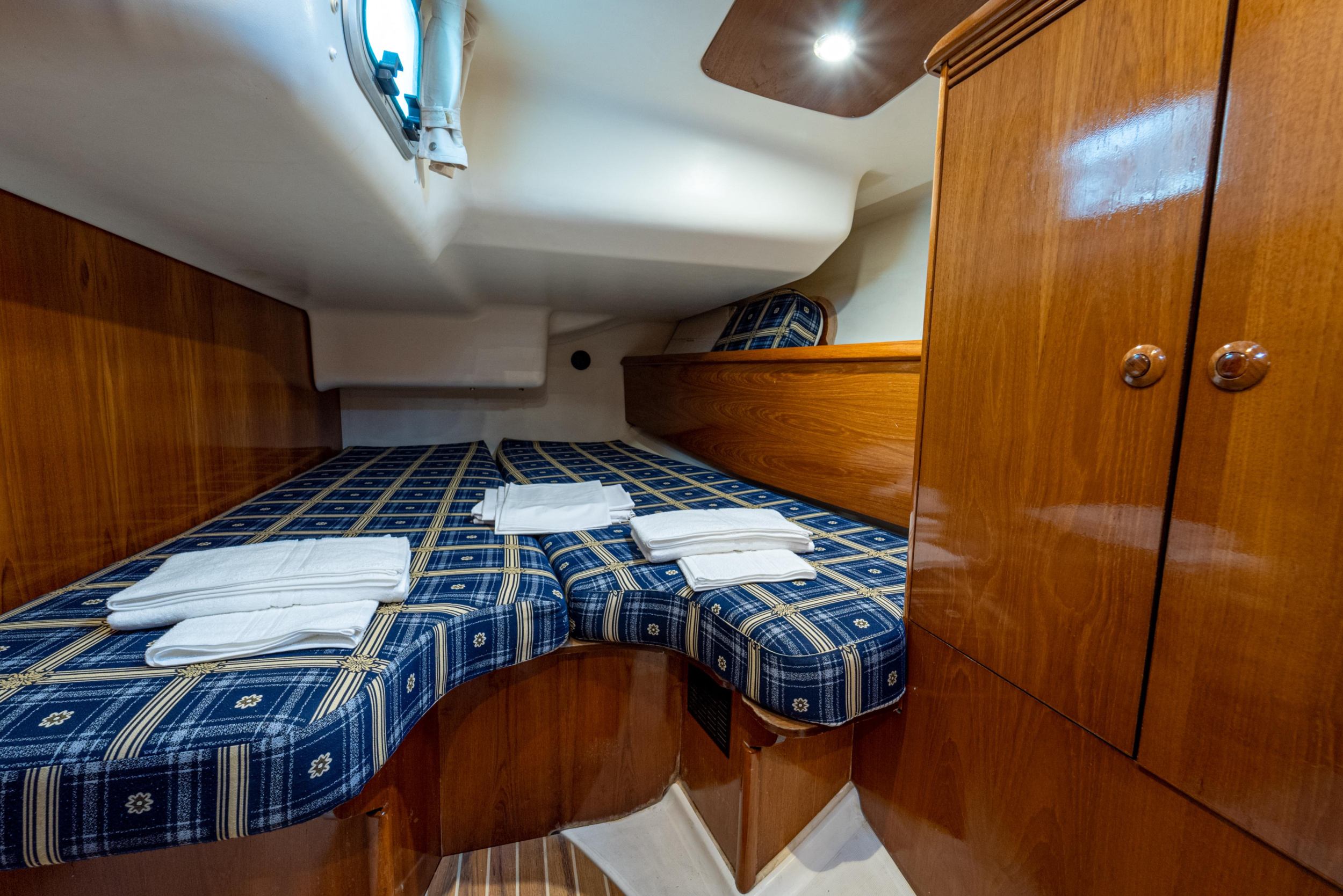 Sun Odyssey 43 — photo 16
