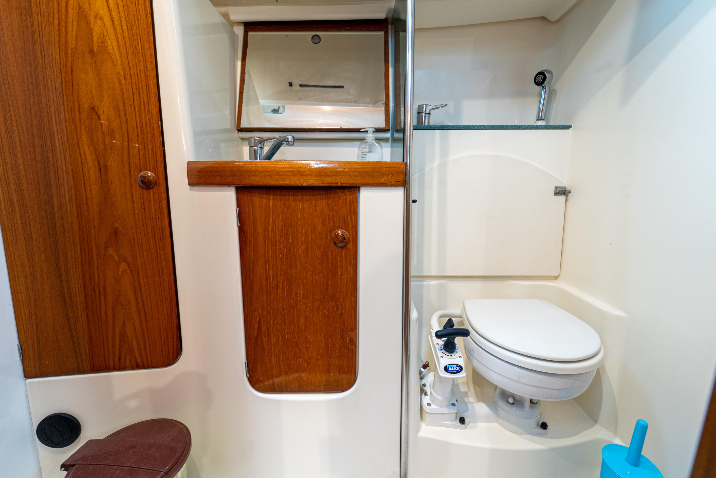 Sun Odyssey 43 — photo 15