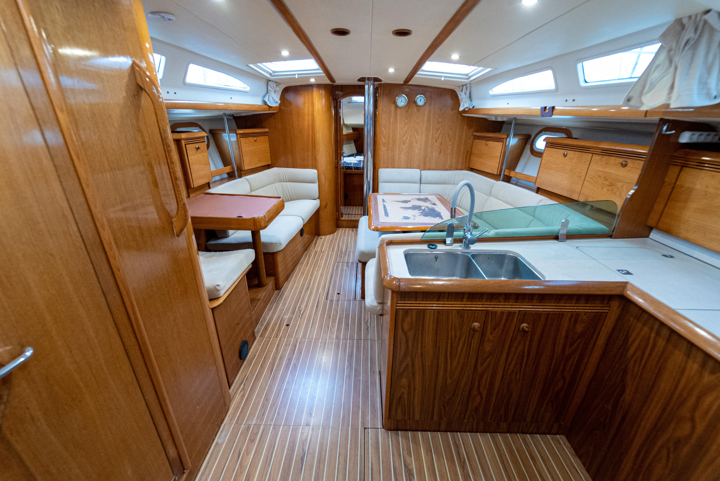 Sun Odyssey 43 — photo 2