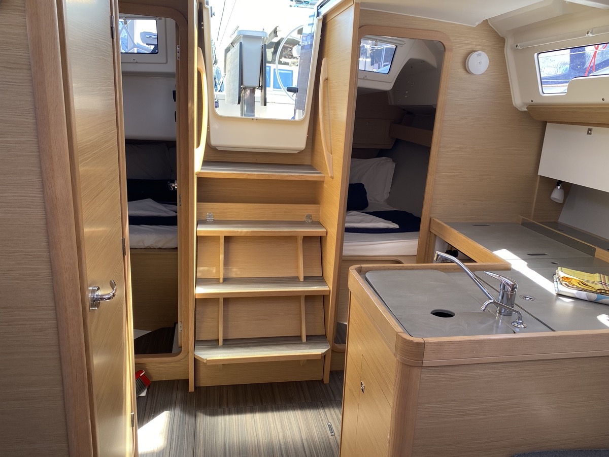 Dufour 360 Grand Large — photo 9