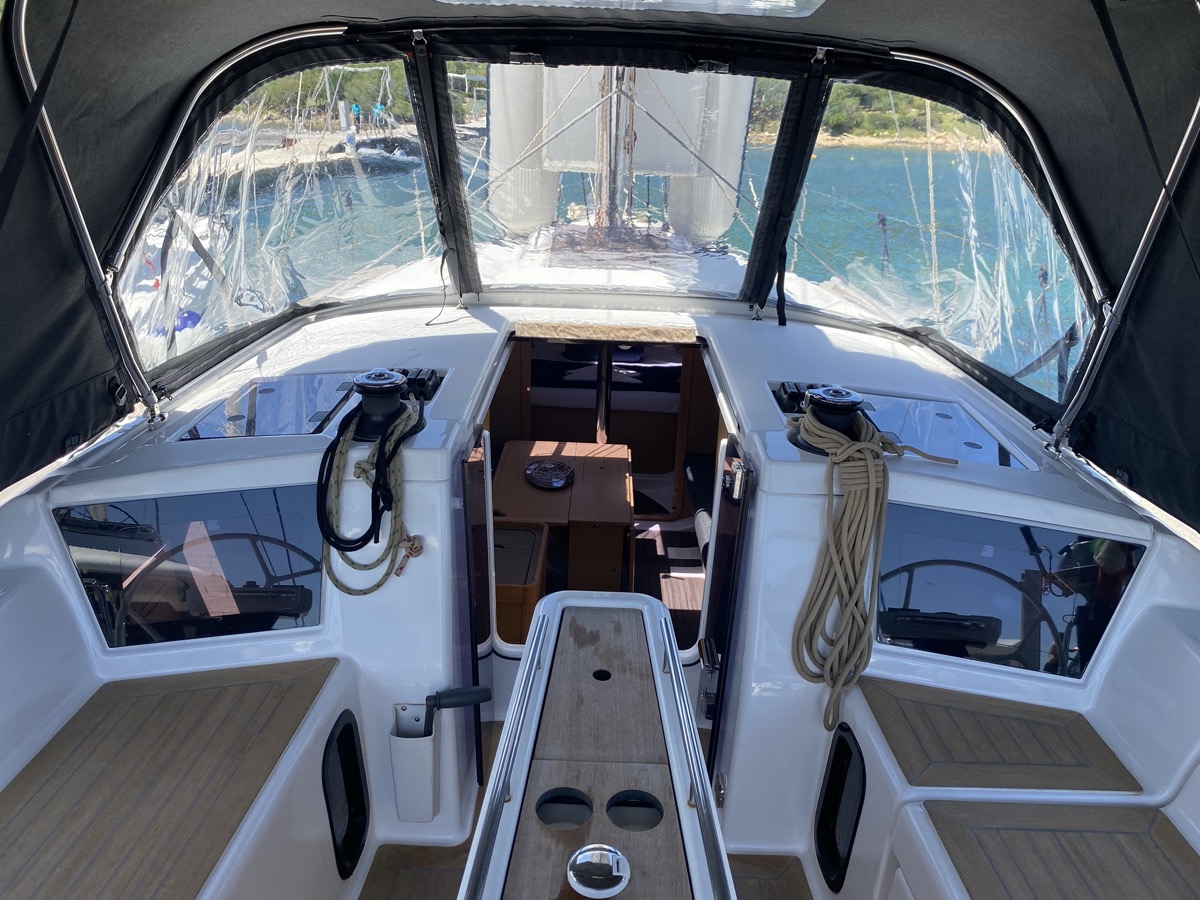 Dufour 360 Grand Large — photo 17