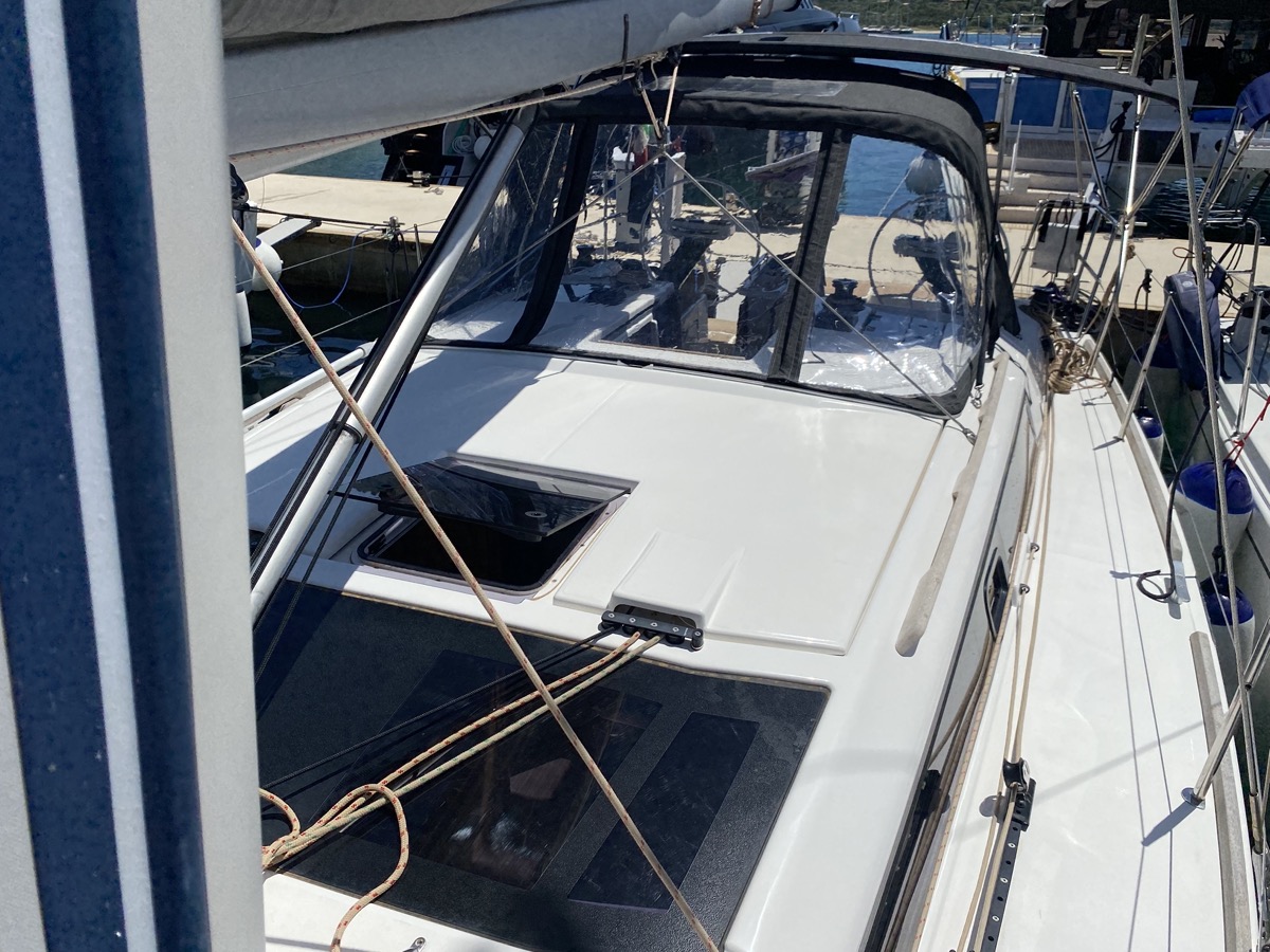 Dufour 360 Grand Large — photo 8