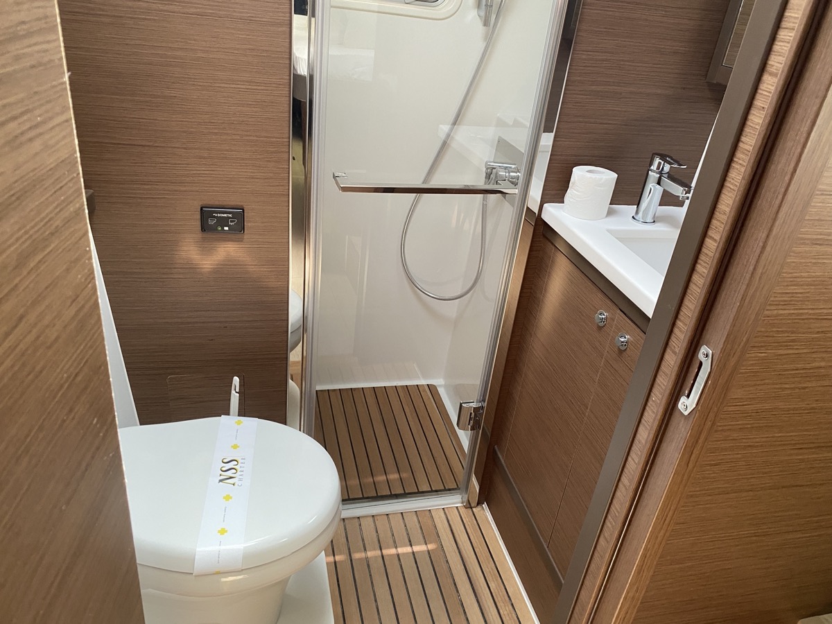 Lagoon 52F (5 cab) — photo 14