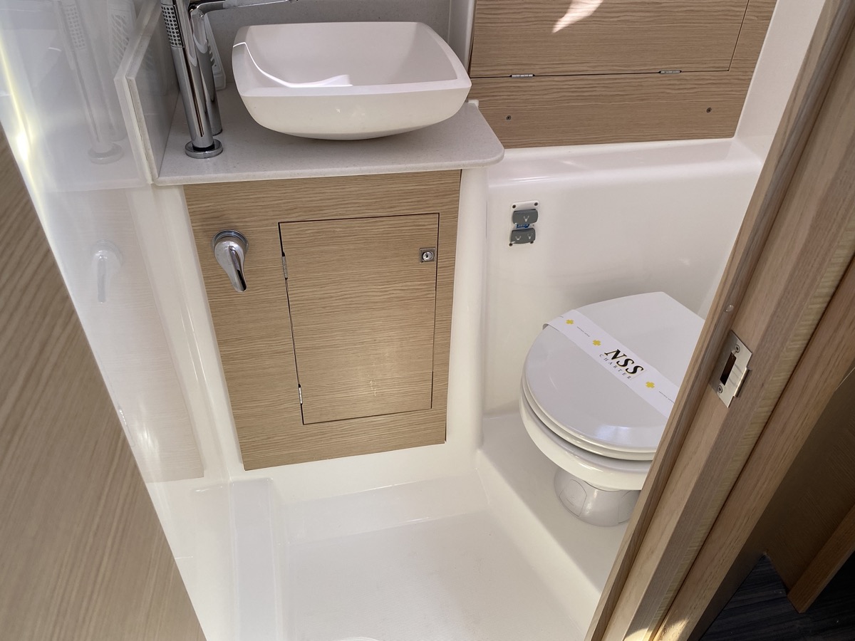 Dufour 390 Grand Large — photo 22