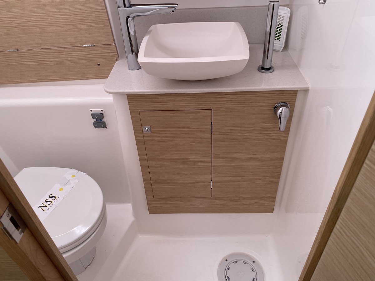 Dufour 390 Grand Large — photo 5