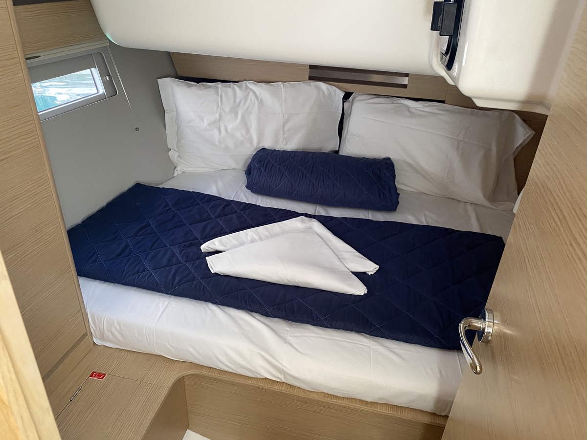 Dufour 390 Grand Large — photo 6