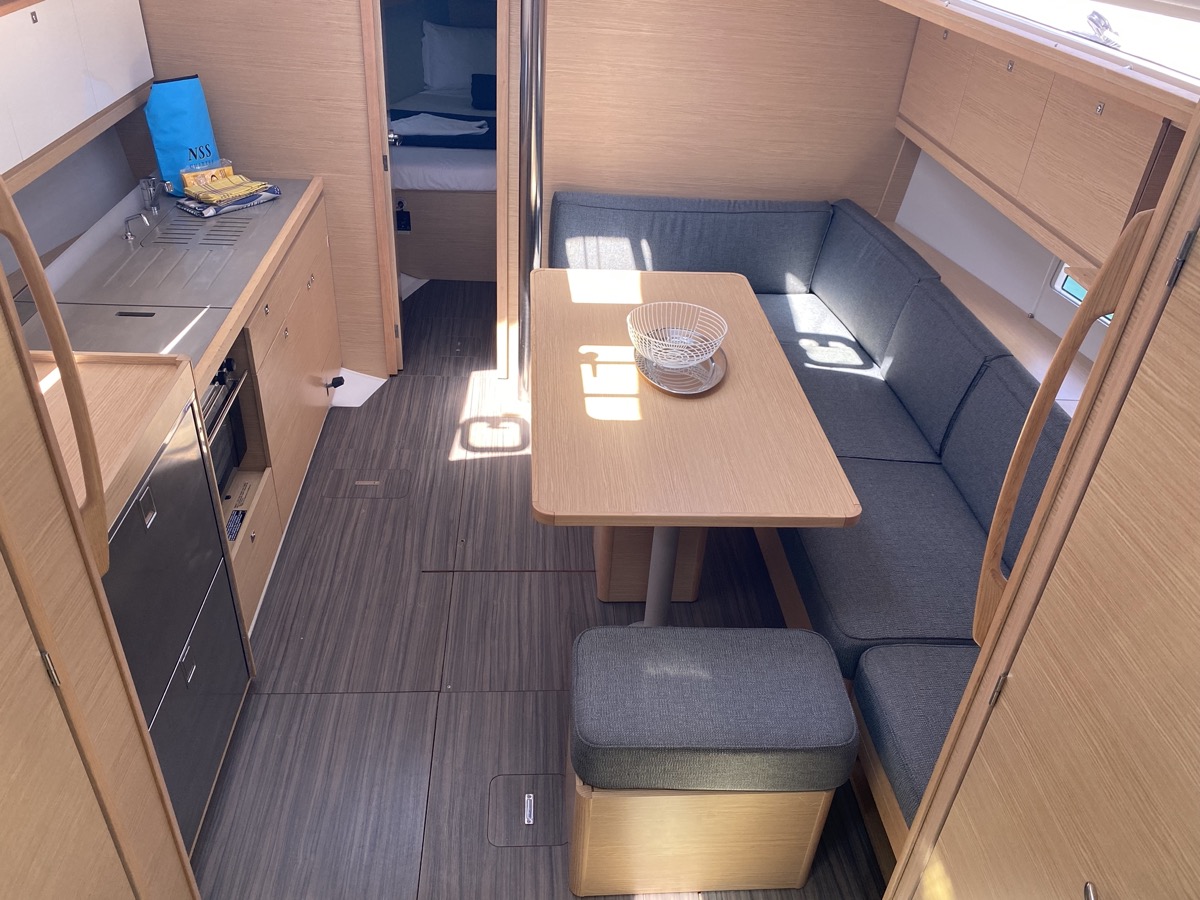 Dufour 390 Grand Large — photo 14