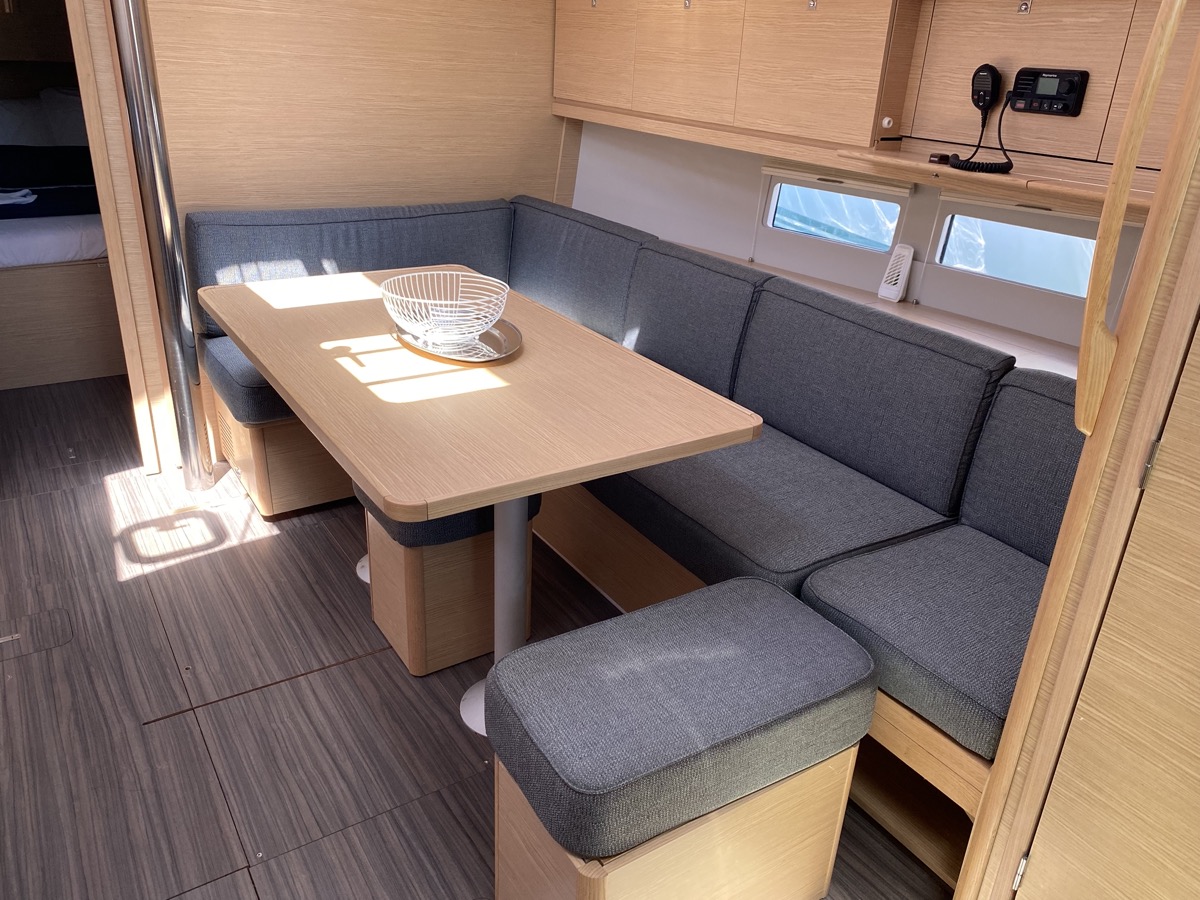 Dufour 390 Grand Large — photo 18