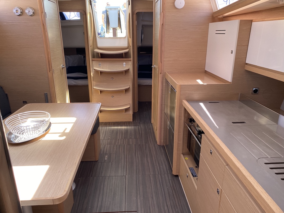 Dufour 390 Grand Large — photo 10