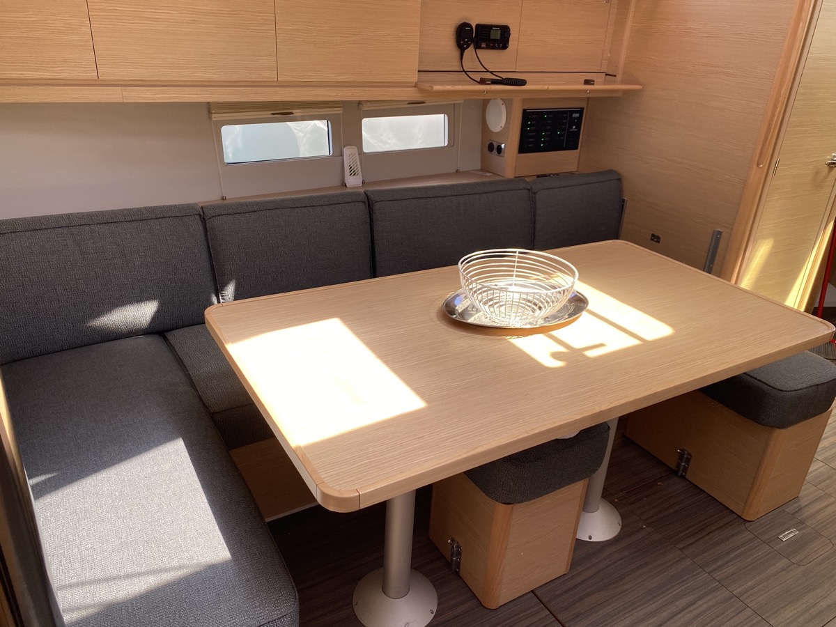 Dufour 390 Grand Large — photo 17