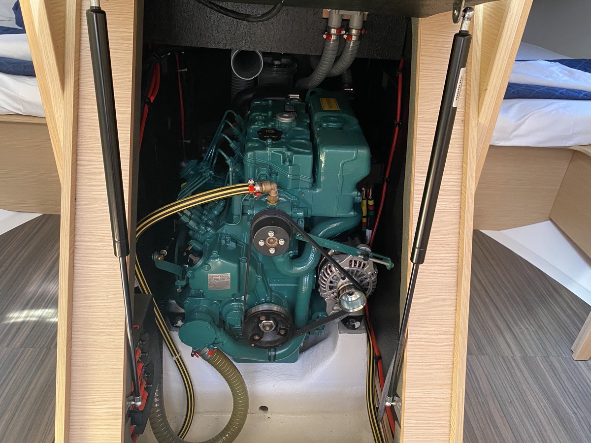 Dufour 390 Grand Large — photo 21