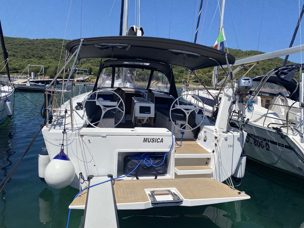 Dufour 390 Grand Large — photo 15