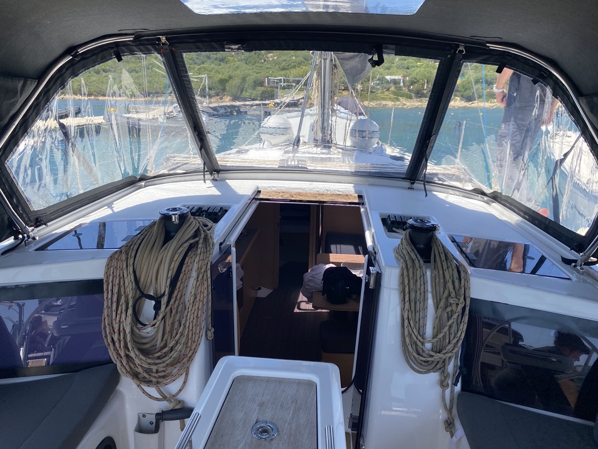 Dufour 390 Grand Large — photo 8