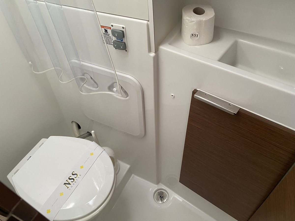 Lagoon 40 — photo 18